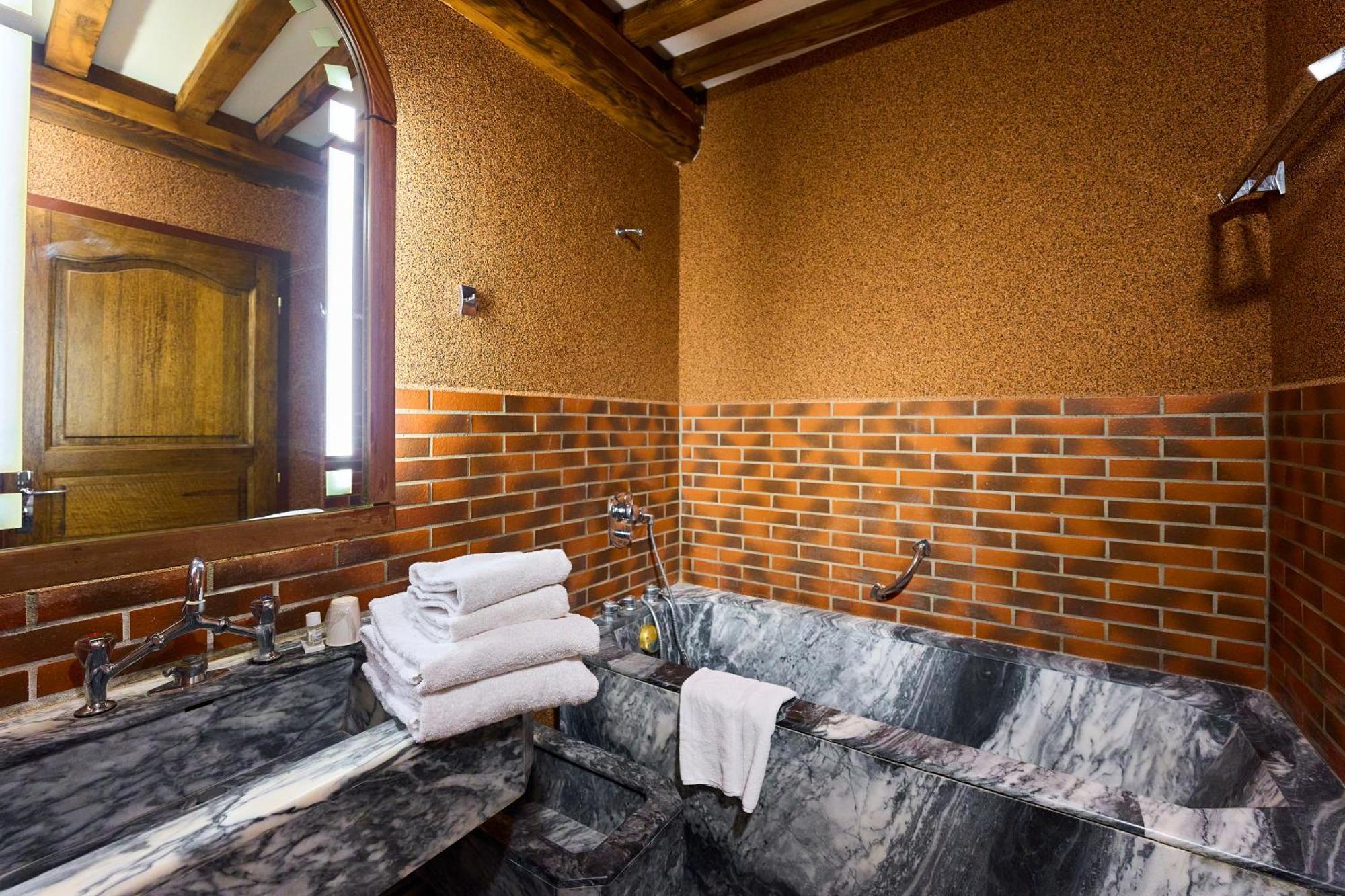 Bed and Breakfast Aux Prisons De Montagny Montagny  Экстерьер фото
