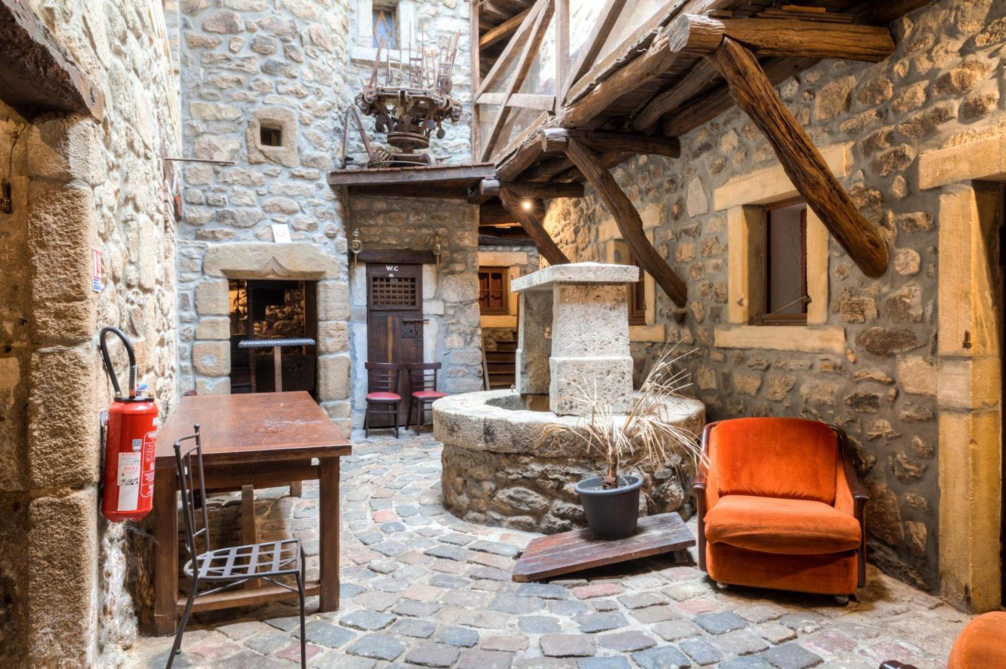 Bed and Breakfast Aux Prisons De Montagny Montagny  Экстерьер фото